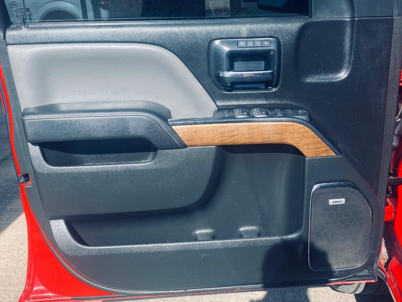 Chevrolet Silverado 1500 Vehicle Full-screen Gallery Image 11