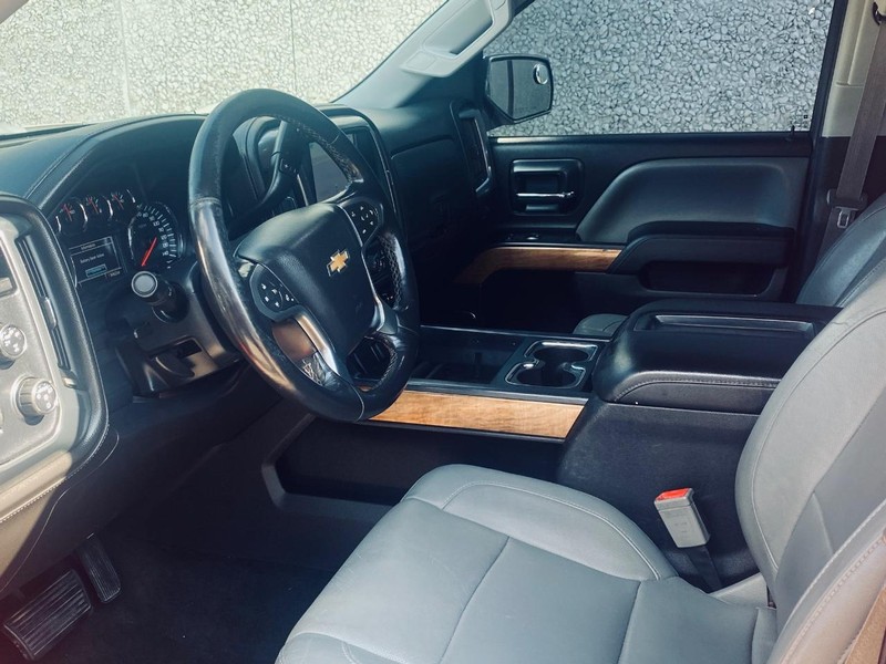 Chevrolet Silverado 1500 Vehicle Full-screen Gallery Image 12