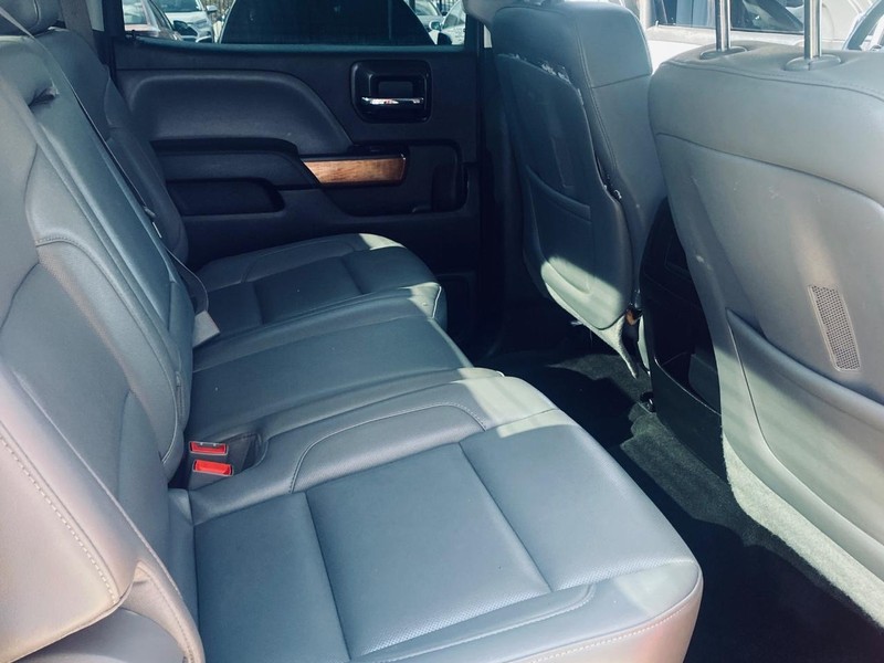 Chevrolet Silverado 1500 Vehicle Full-screen Gallery Image 18