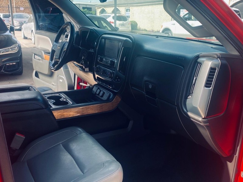 Chevrolet Silverado 1500 Vehicle Full-screen Gallery Image 21