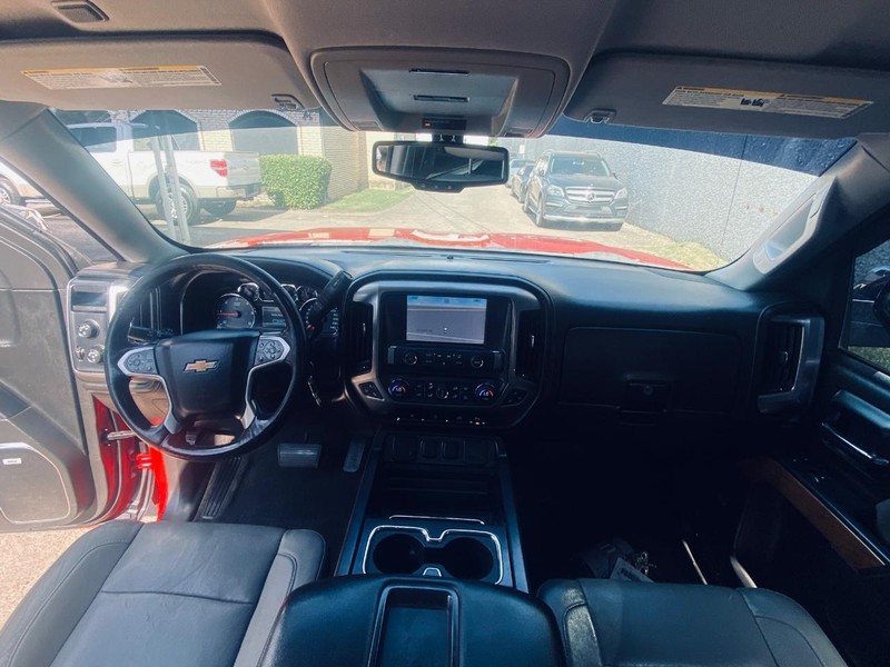 Chevrolet Silverado 1500 Vehicle Full-screen Gallery Image 22