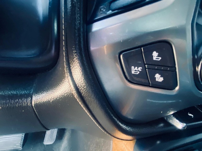 Chevrolet Silverado 1500 Vehicle Full-screen Gallery Image 27