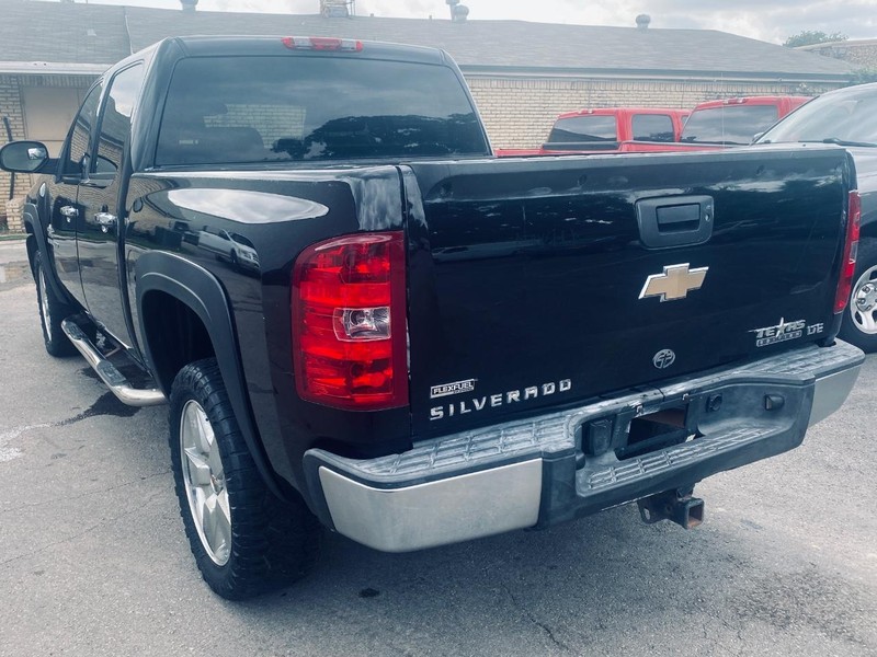 Chevrolet Silverado 1500 Vehicle Full-screen Gallery Image 06