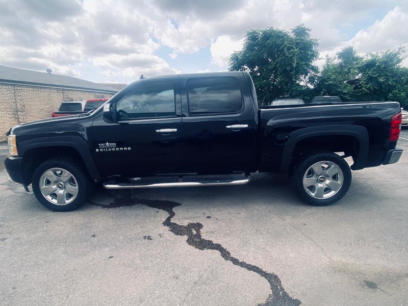 Chevrolet Silverado 1500 Vehicle Full-screen Gallery Image 07