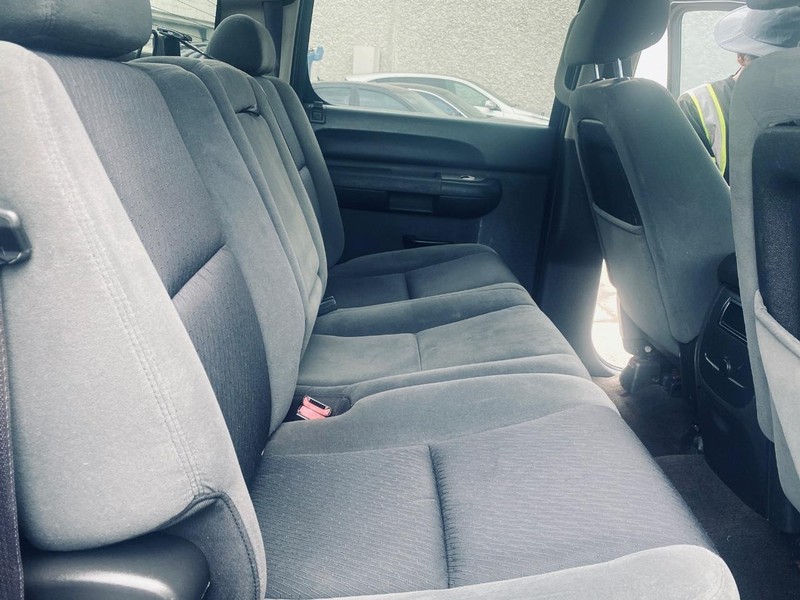 Chevrolet Silverado 1500 Vehicle Full-screen Gallery Image 17