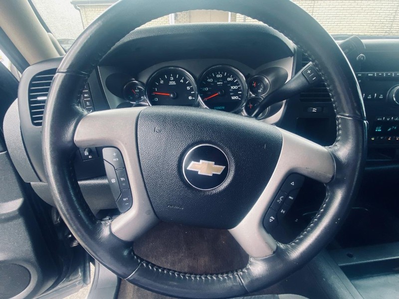 Chevrolet Silverado 1500 Vehicle Full-screen Gallery Image 22