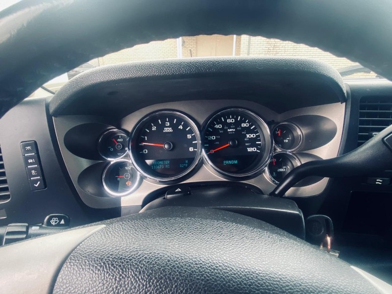 Chevrolet Silverado 1500 Vehicle Full-screen Gallery Image 23