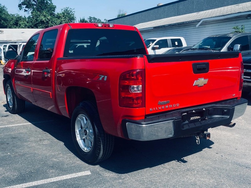 Chevrolet Silverado 1500 Vehicle Full-screen Gallery Image 03