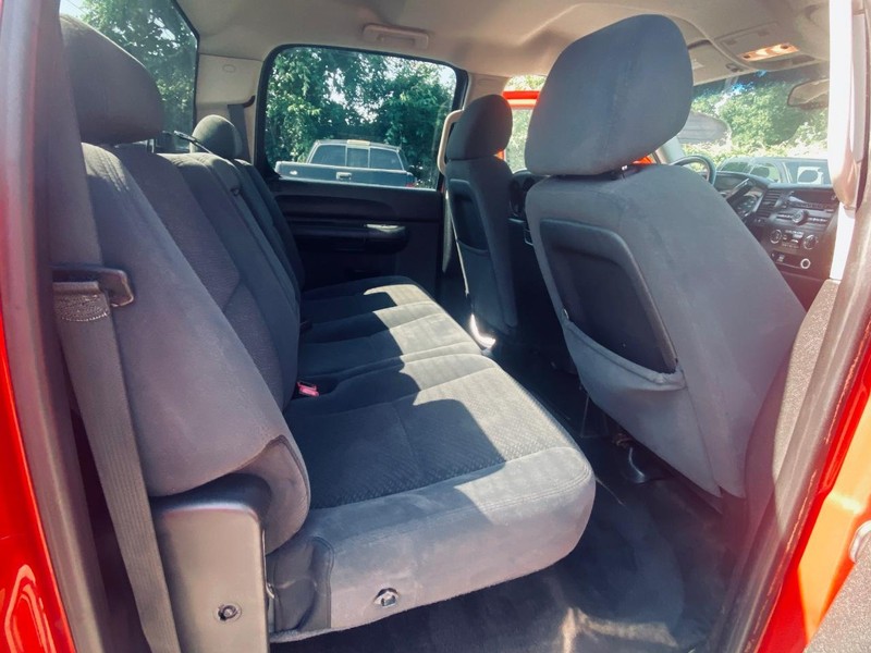 Chevrolet Silverado 1500 Vehicle Full-screen Gallery Image 18