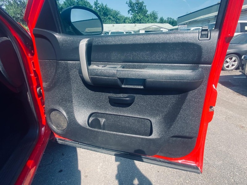 Chevrolet Silverado 1500 Vehicle Full-screen Gallery Image 19