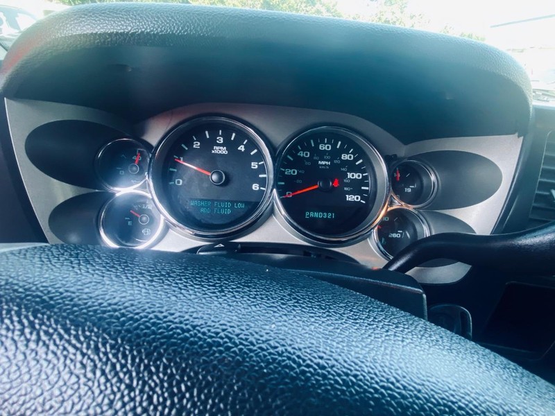 Chevrolet Silverado 1500 Vehicle Full-screen Gallery Image 24