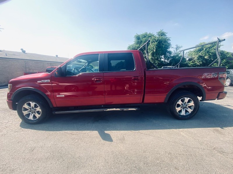 Ford F-150 Vehicle Full-screen Gallery Image 02