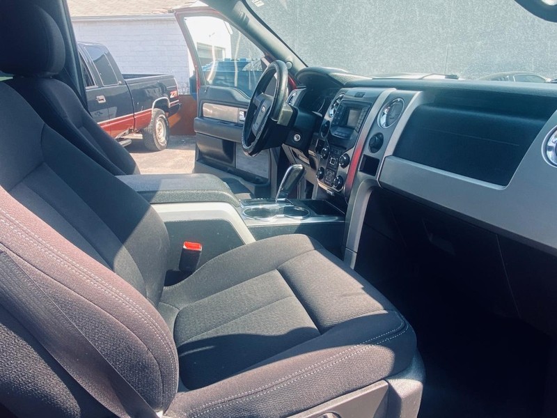 Ford F-150 Vehicle Full-screen Gallery Image 21