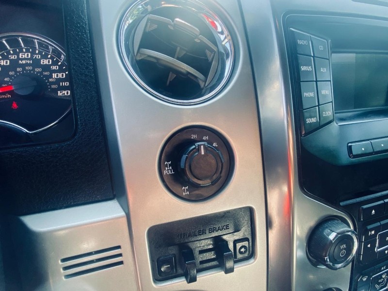 Ford F-150 Vehicle Full-screen Gallery Image 25