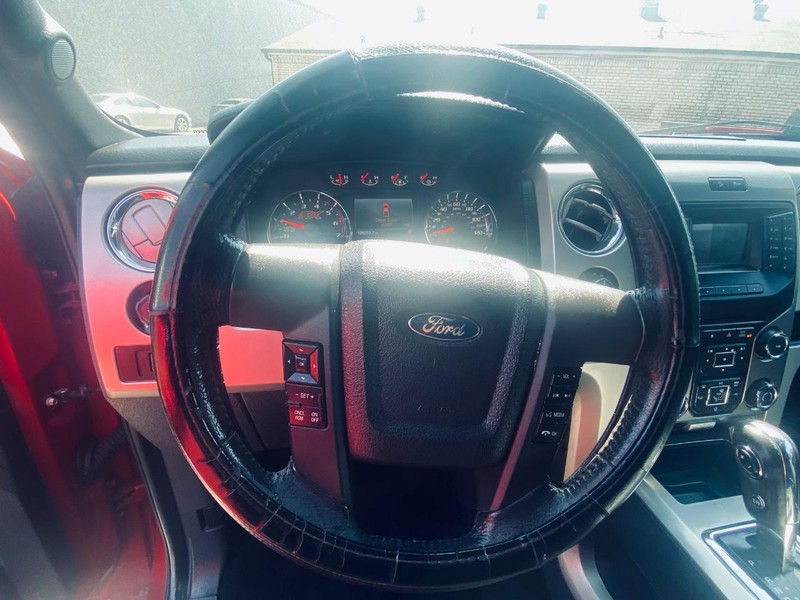 Ford F-150 Vehicle Full-screen Gallery Image 27