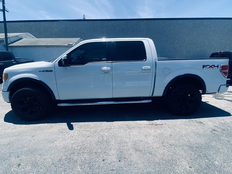 Ford F-150 Vehicle Full-screen Gallery Image 02