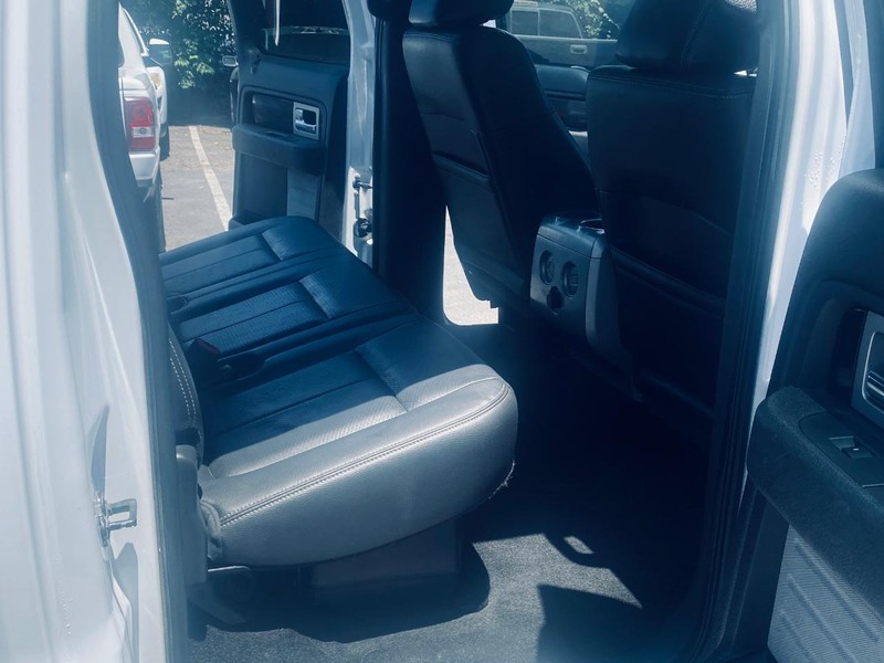 Ford F-150 Vehicle Full-screen Gallery Image 18
