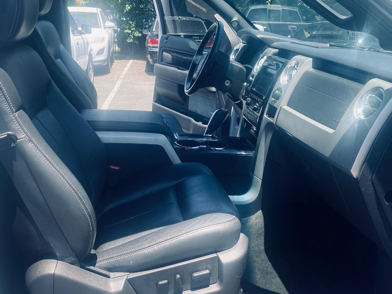 Ford F-150 Vehicle Full-screen Gallery Image 21