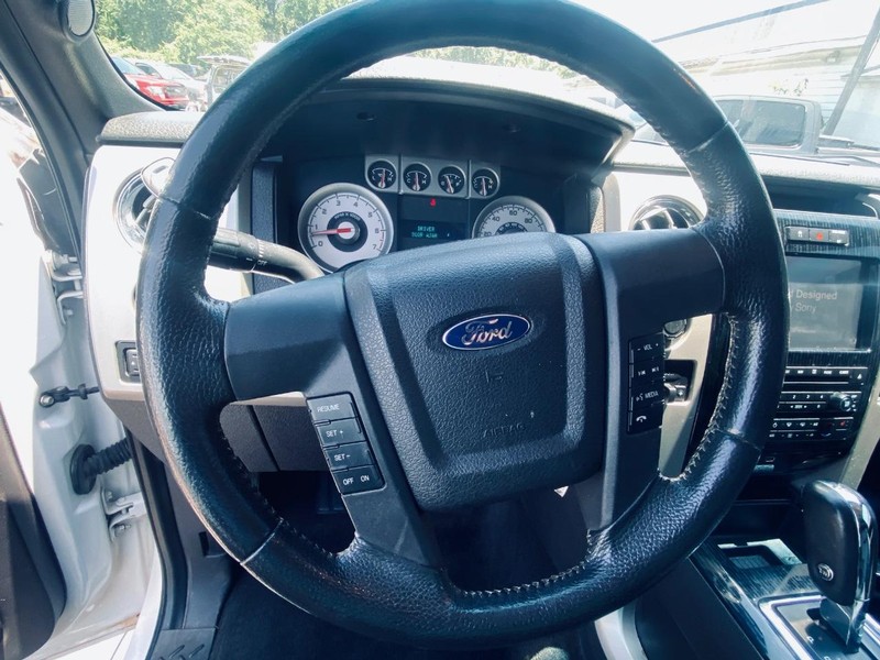 Ford F-150 Vehicle Full-screen Gallery Image 22