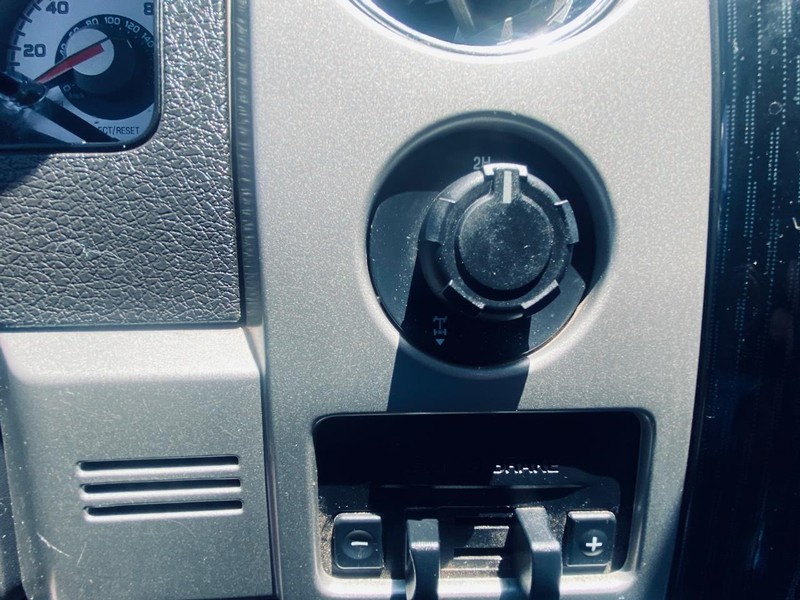 Ford F-150 Vehicle Full-screen Gallery Image 27