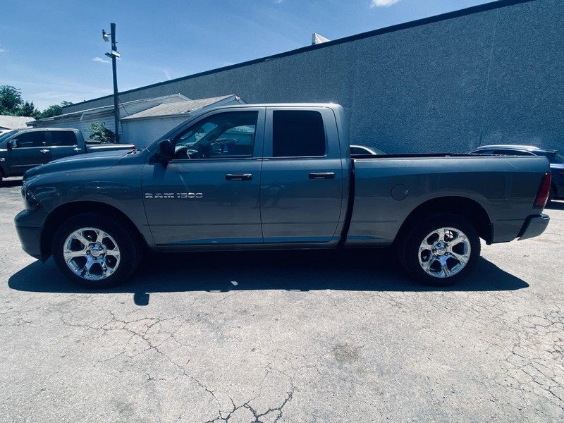 Ram 1500 Vehicle Full-screen Gallery Image 02
