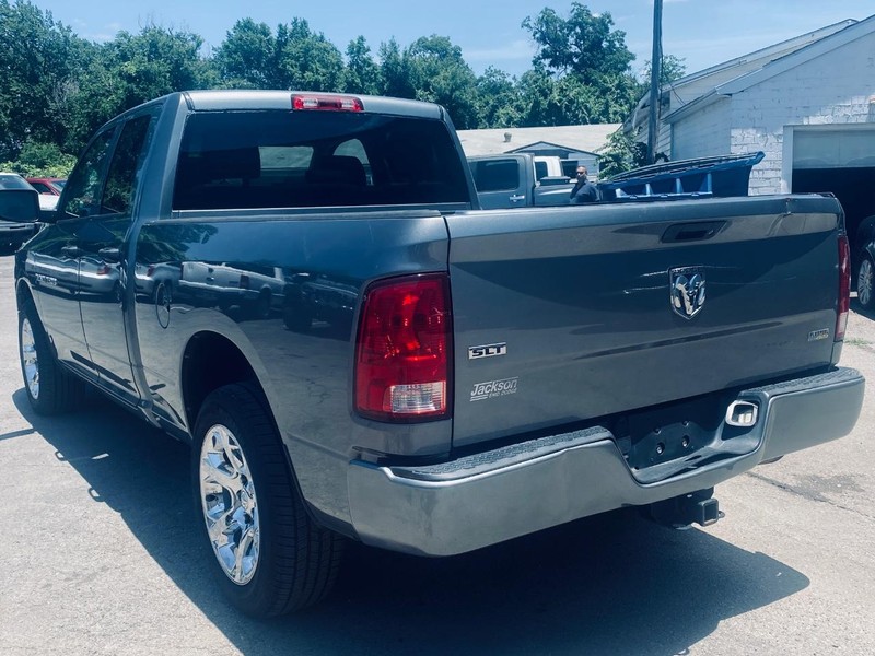 Ram 1500 Vehicle Full-screen Gallery Image 03