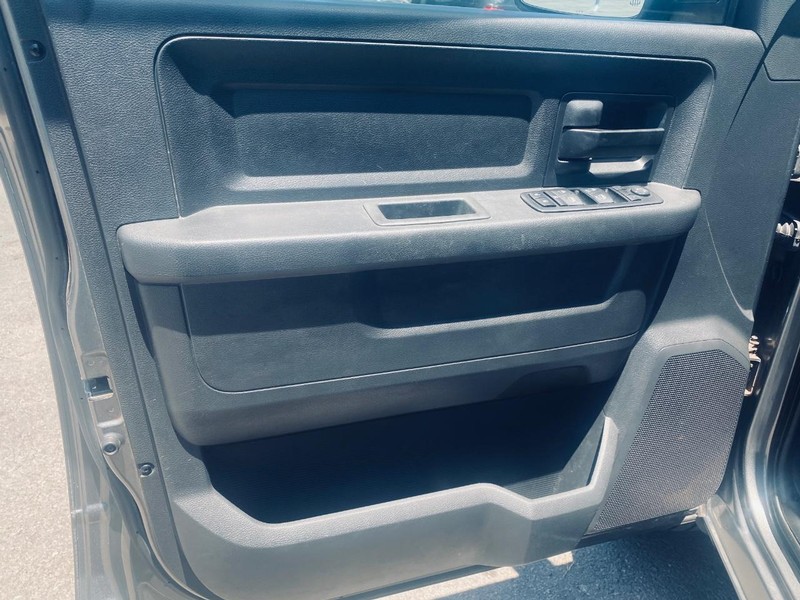Ram 1500 Vehicle Full-screen Gallery Image 11
