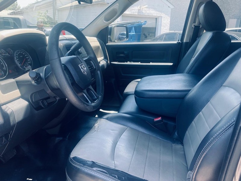 Ram 1500 Vehicle Full-screen Gallery Image 12