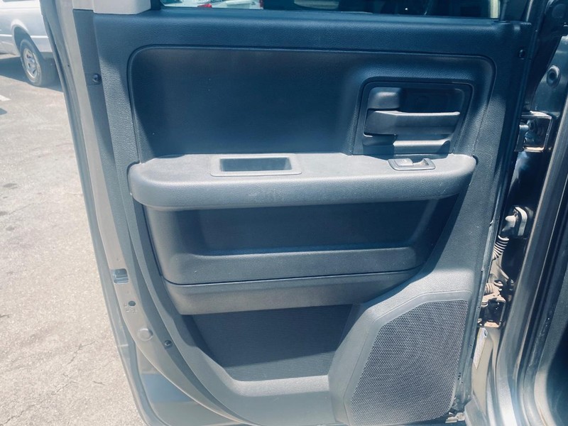 Ram 1500 Vehicle Full-screen Gallery Image 13