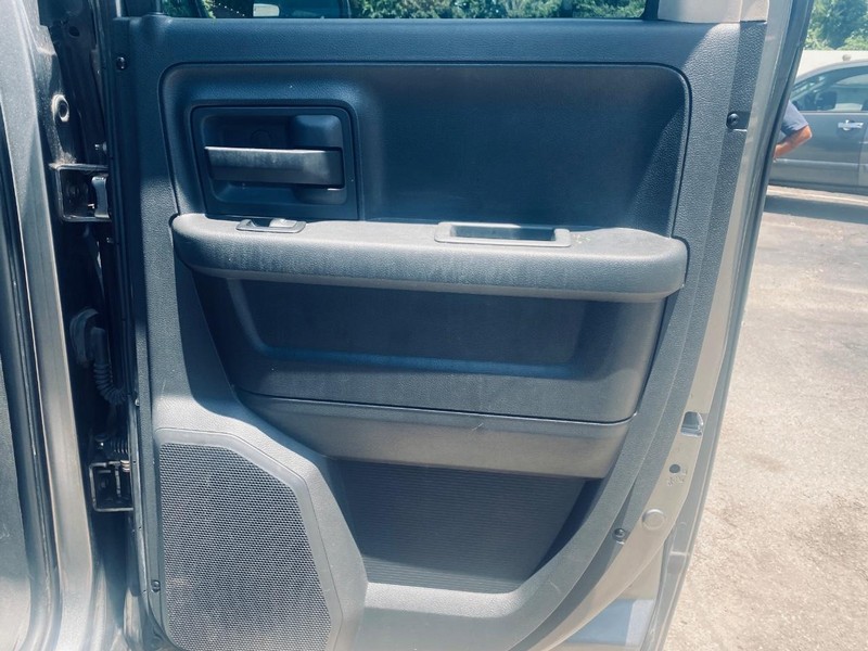 Ram 1500 Vehicle Full-screen Gallery Image 17