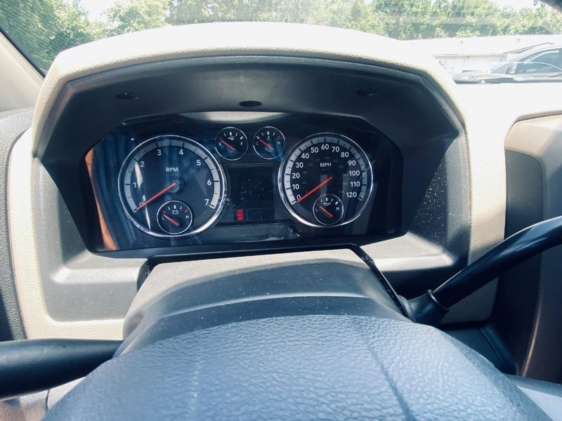 Ram 1500 Vehicle Full-screen Gallery Image 24