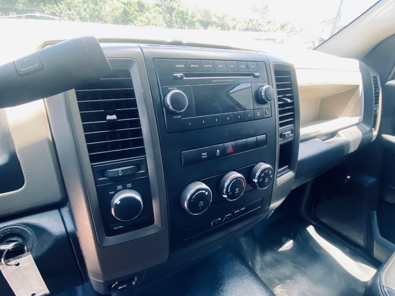 Ram 1500 Vehicle Full-screen Gallery Image 25