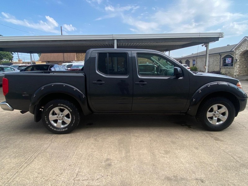 Nissan Frontier Vehicle Full-screen Gallery Image 08