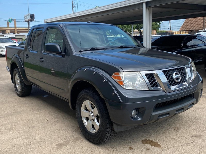 Nissan Frontier Vehicle Full-screen Gallery Image 09