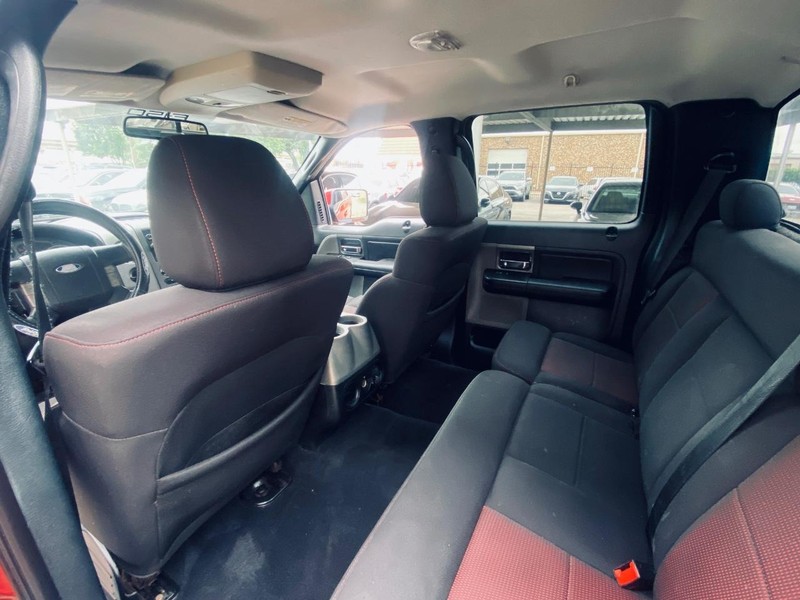 Ford F-150 Vehicle Full-screen Gallery Image 19