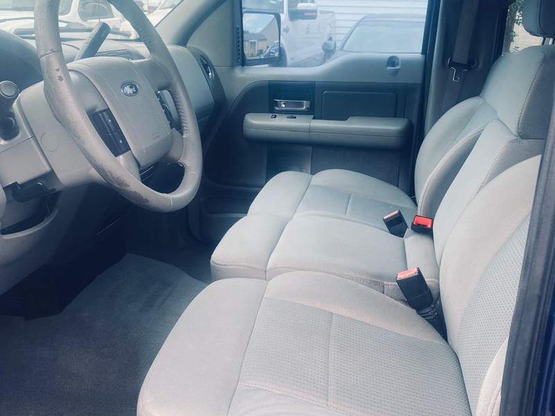 Ford F-150 Vehicle Full-screen Gallery Image 12