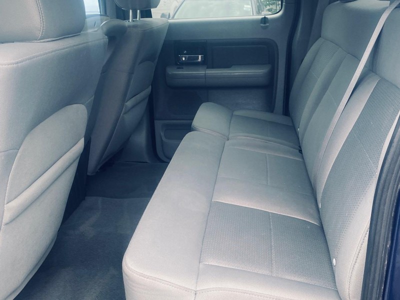 Ford F-150 Vehicle Full-screen Gallery Image 14