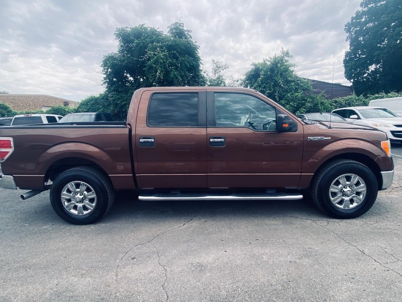 Ford F-150 Vehicle Full-screen Gallery Image 02
