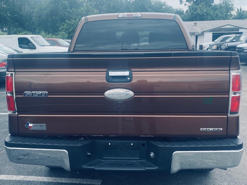 Ford F-150 Vehicle Full-screen Gallery Image 04