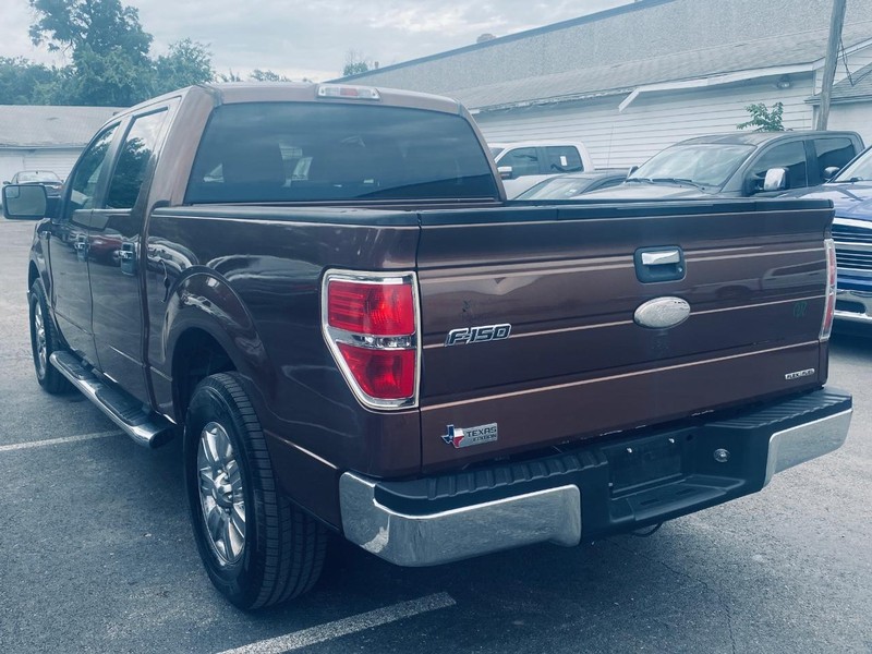 Ford F-150 Vehicle Full-screen Gallery Image 06