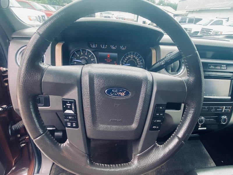Ford F-150 Vehicle Full-screen Gallery Image 22