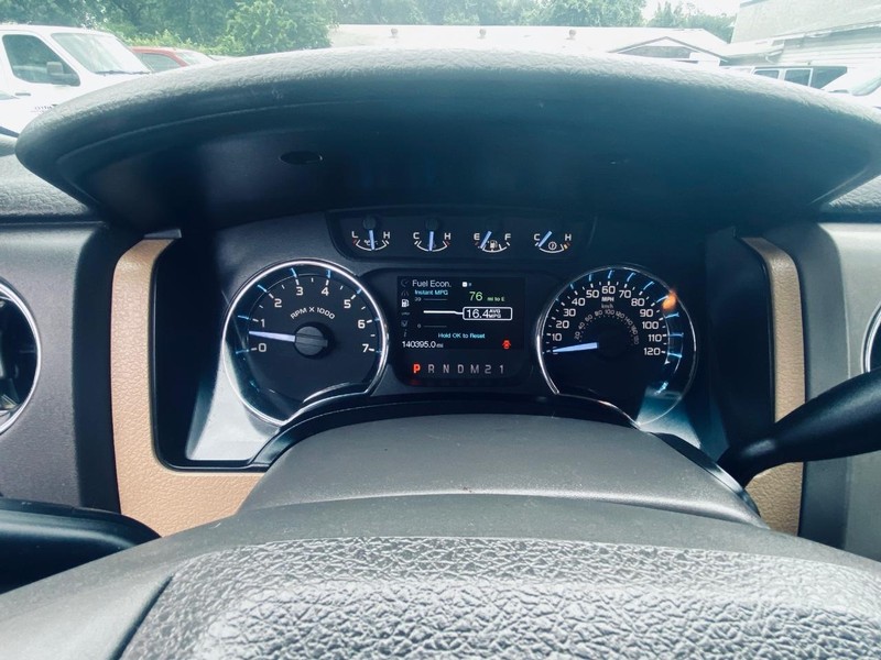 Ford F-150 Vehicle Full-screen Gallery Image 23