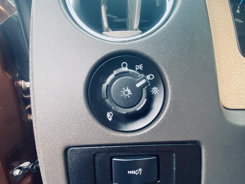 Ford F-150 Vehicle Full-screen Gallery Image 24
