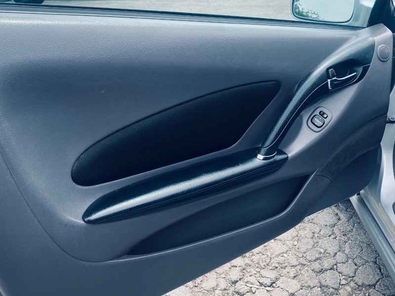 Toyota Celica Vehicle Full-screen Gallery Image 11