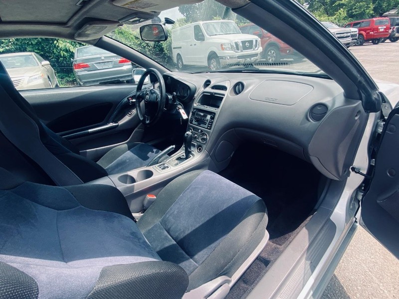 Toyota Celica Vehicle Full-screen Gallery Image 17
