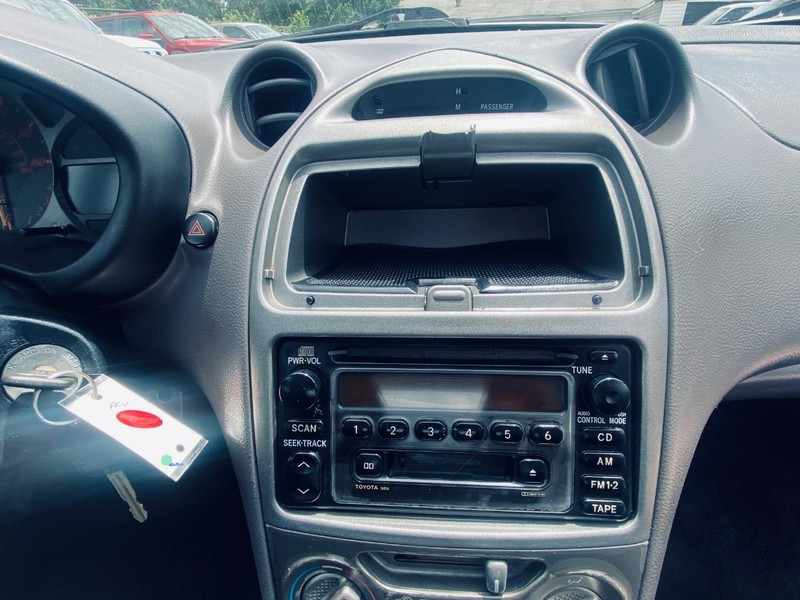 Toyota Celica Vehicle Full-screen Gallery Image 19