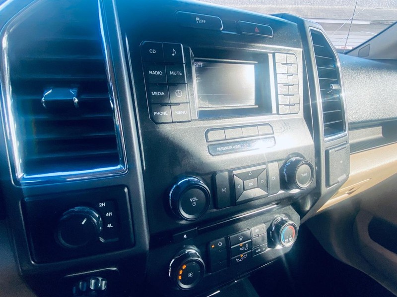 Ford F-150 Vehicle Full-screen Gallery Image 23