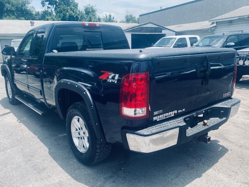GMC Sierra 1500 Vehicle Full-screen Gallery Image 03