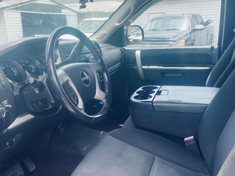 GMC Sierra 1500 Vehicle Full-screen Gallery Image 12