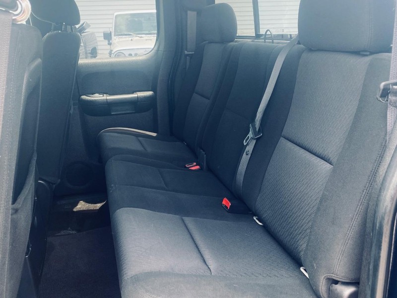 GMC Sierra 1500 Vehicle Full-screen Gallery Image 14